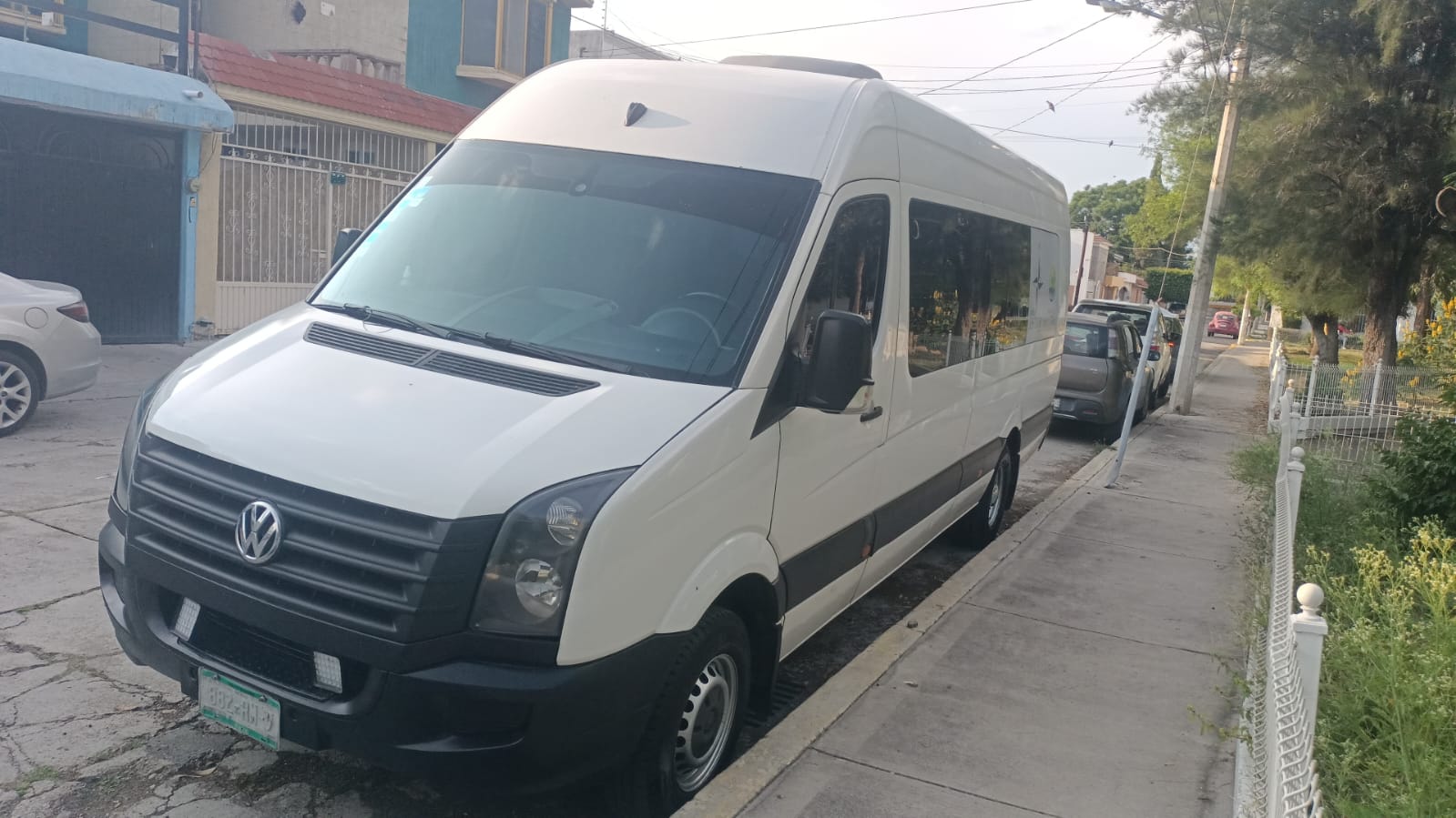Camioneta 11 pasajeros - foto 2
