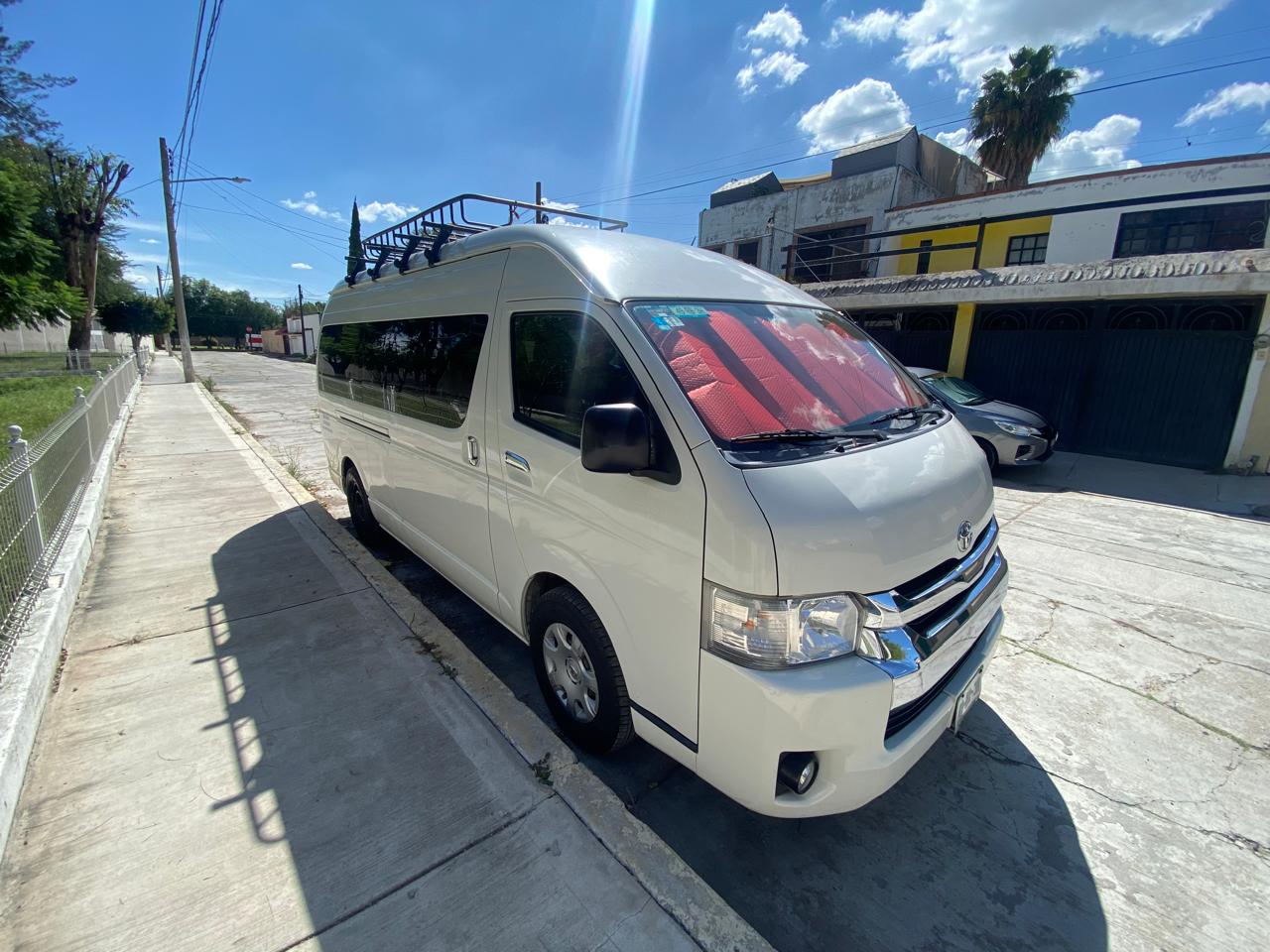 Camioneta 18 pasajeros - foto 2