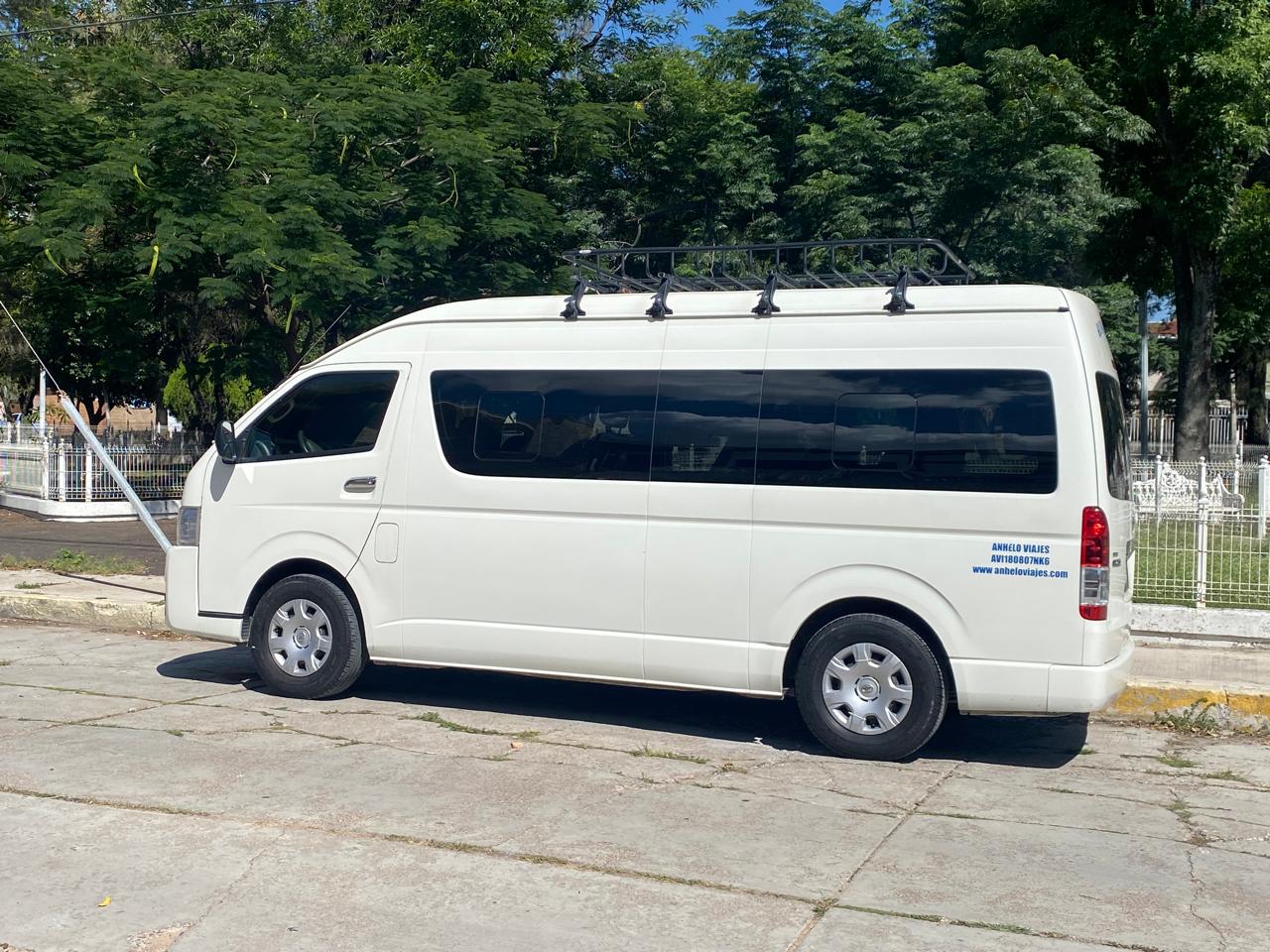Camioneta 18 pasajeros - foto 1