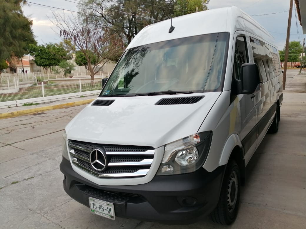 Camioneta 20 pasajeros - foto 1