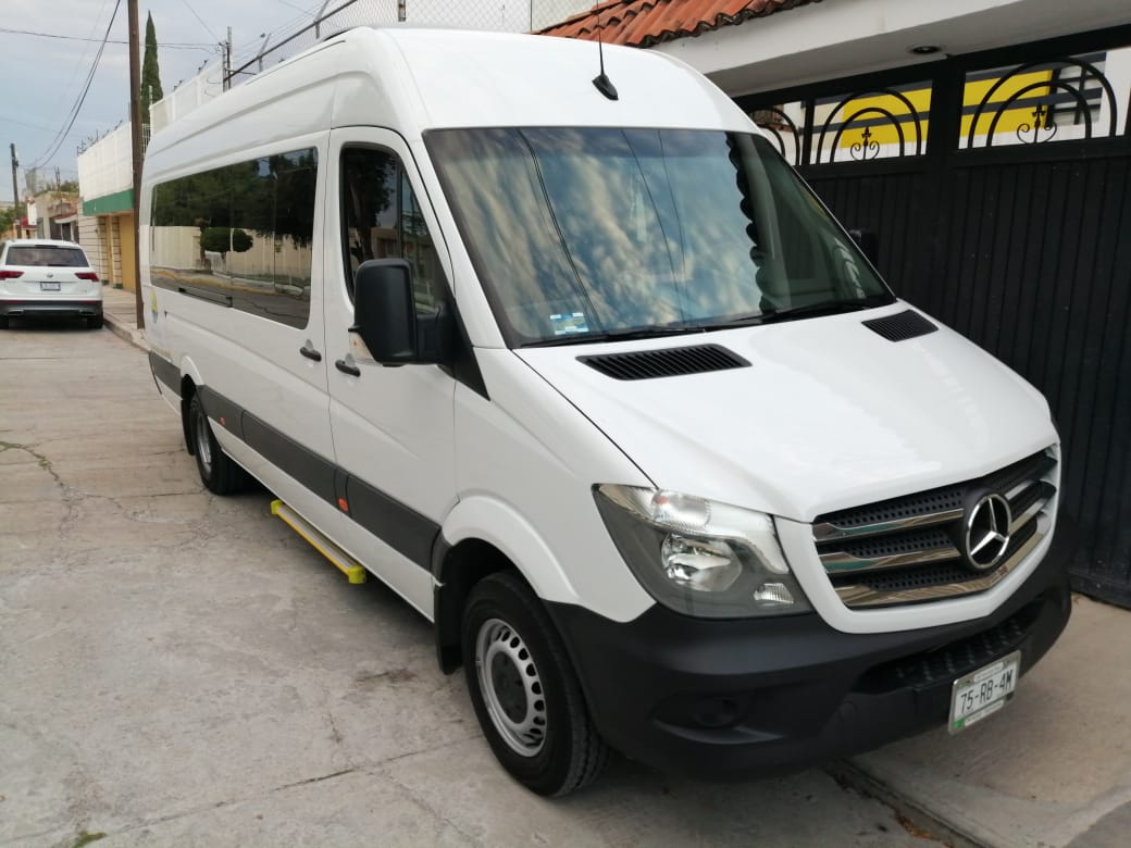Camioneta 20 pasajeros - foto 4